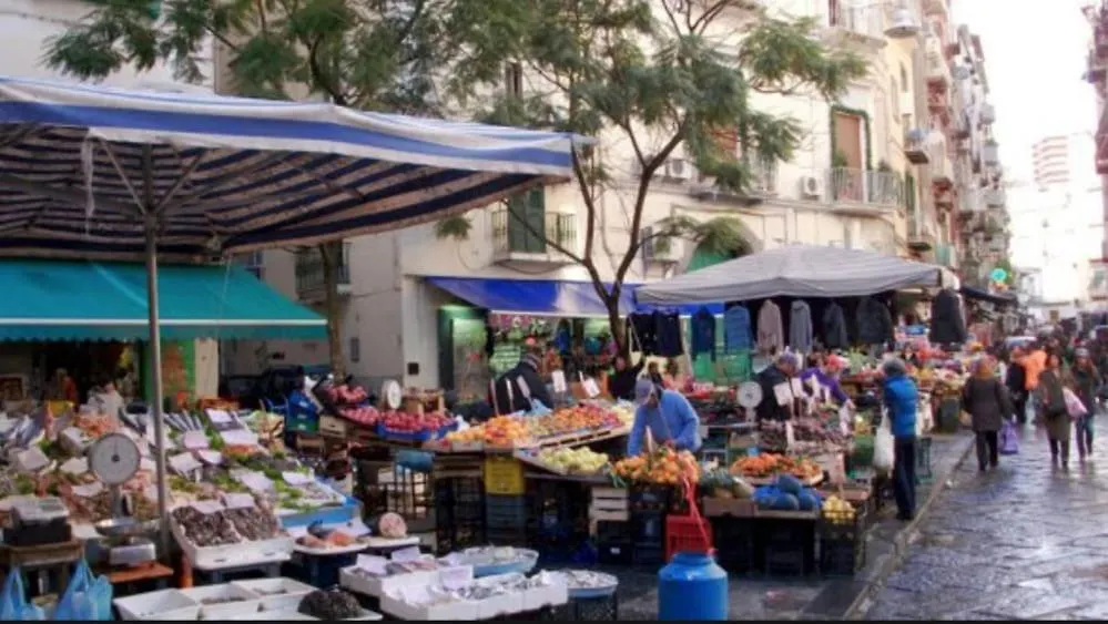 Stanza In Alloggio Ai Quartierispagnoli Naples Homestay