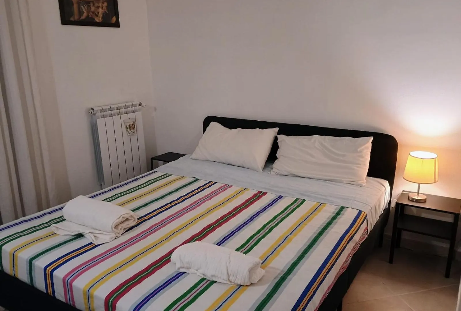 Homestay Stanza In Alloggio Ai Quartierispagnoli Naples