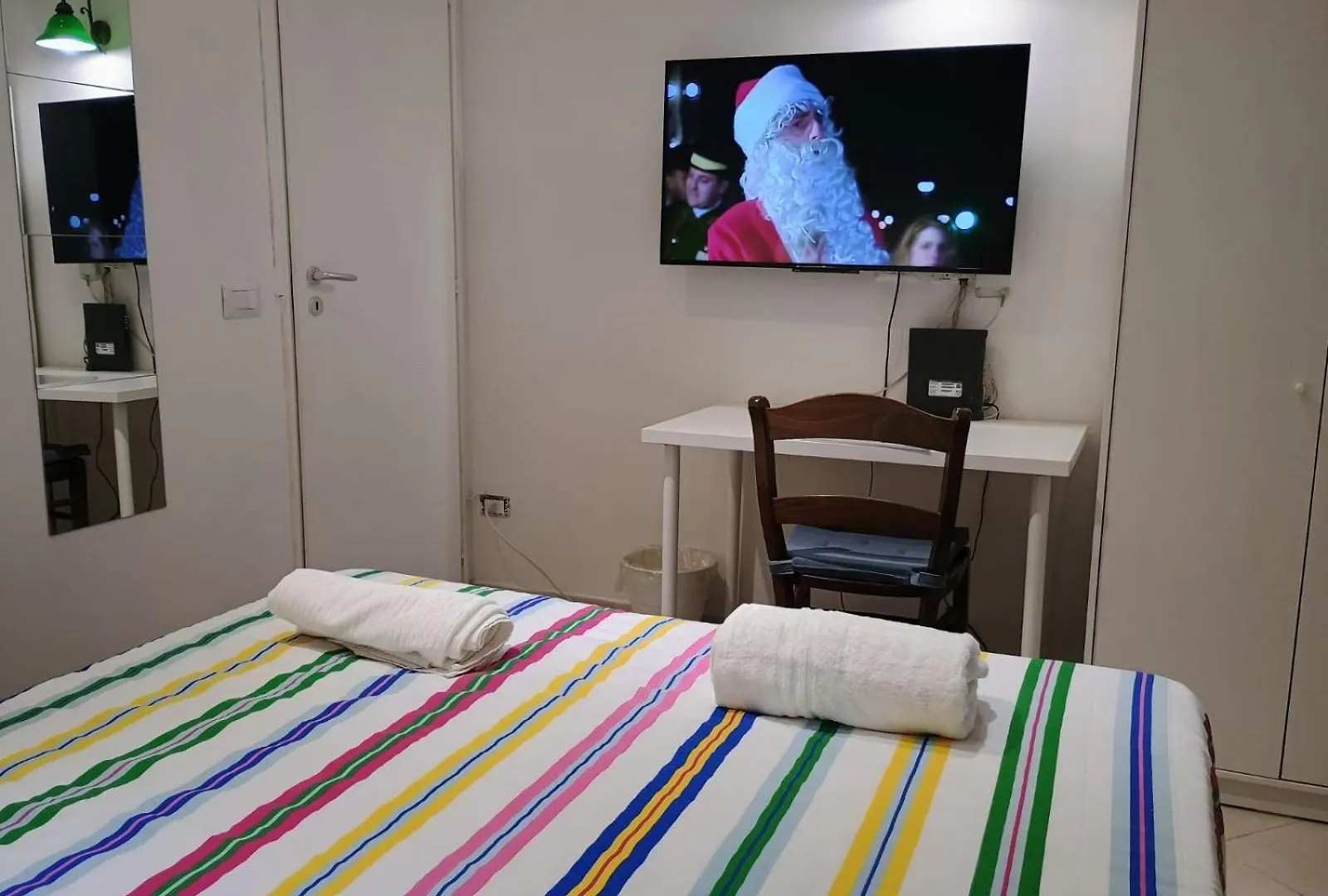 Stanza In Alloggio Ai Quartierispagnoli Naples